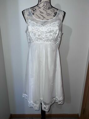 Shadowline Vintage White Lace Bridal Nightgown Pearl Detail Empire Waist Medium